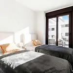 Bayside Luxury Steps From The Beach-stylish Near Pool & Shops Apartment Estepona