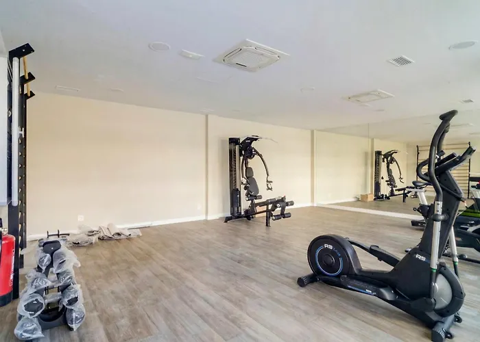 Bayside Luxury Steps From The Beach-stylish Near Pool & Shops Apartment