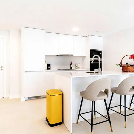 Lägenhet Bayside Luxury Steps From The Beach-stylish Near Pool & Shops Estepona