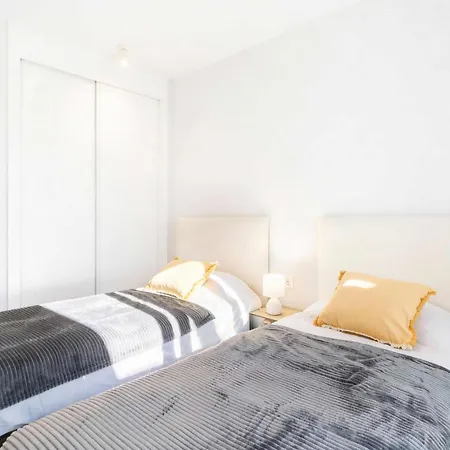 Bayside Luxury Steps From The Beach-stylish Near Pool & Shops