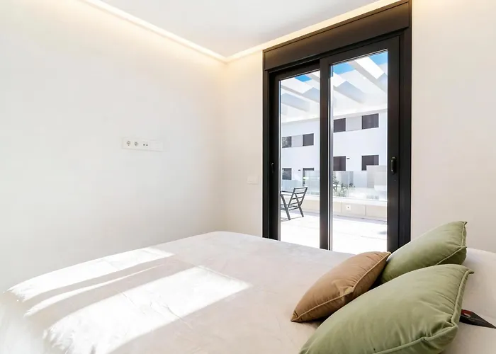 Bayside Luxury Steps From The Beach-stylish Near Pool & Shops