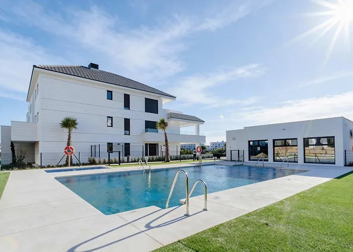 Bayside Luxury Steps From The Beach-stylish Near Pool & Shops *